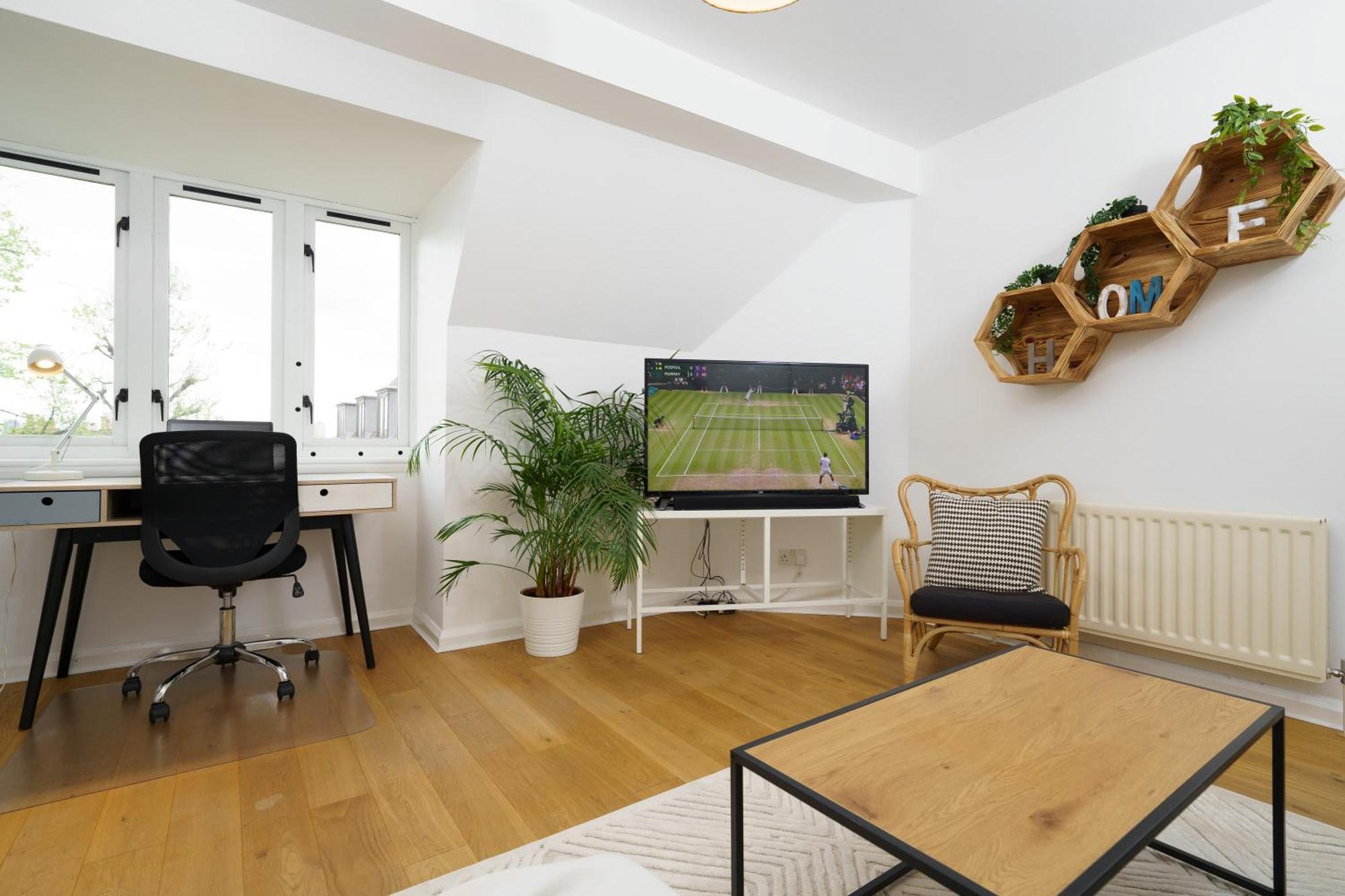 Lovely Apartment In Victoria Park Village 런던 외부 사진