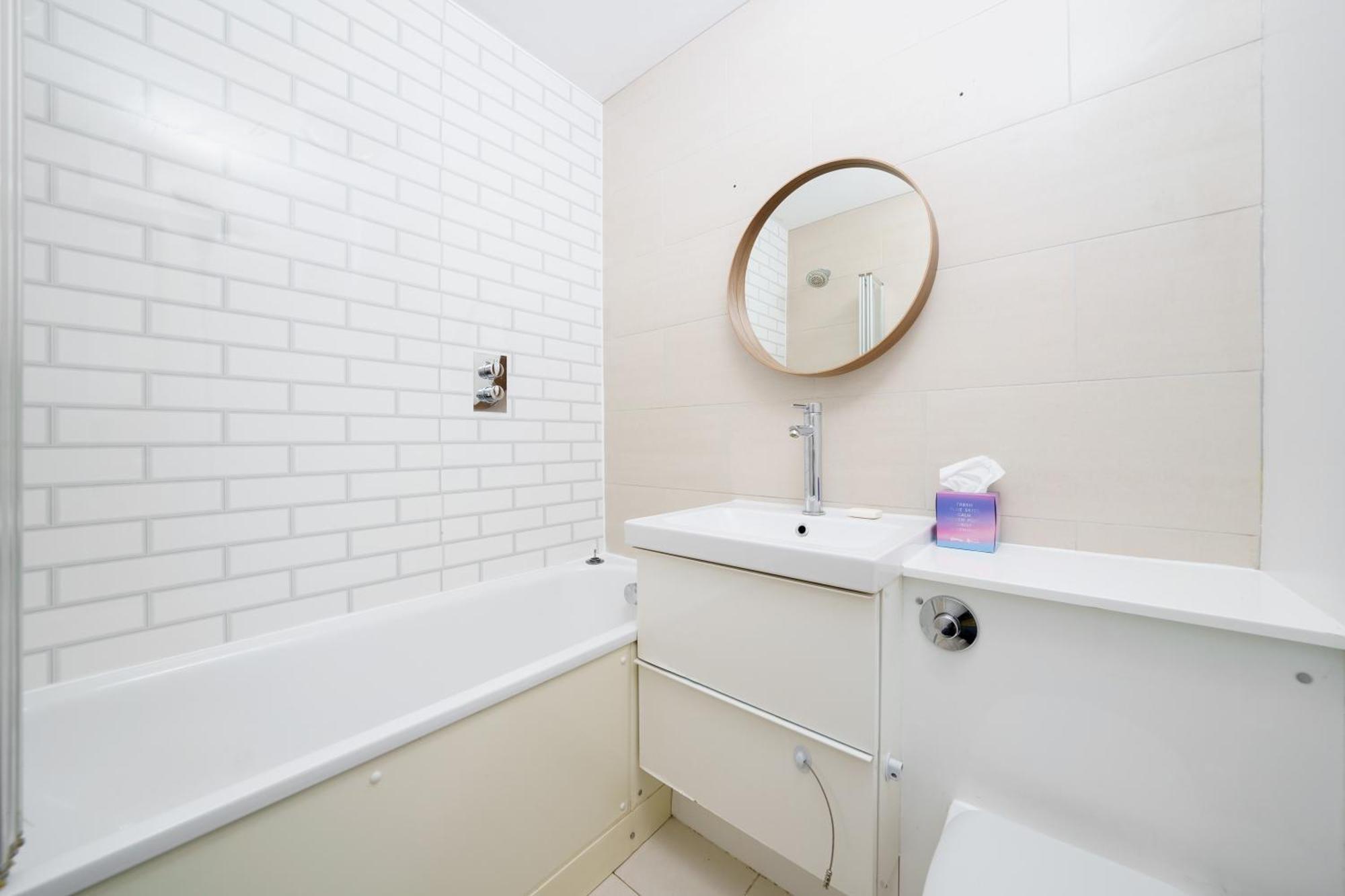 Lovely Apartment In Victoria Park Village 런던 외부 사진
