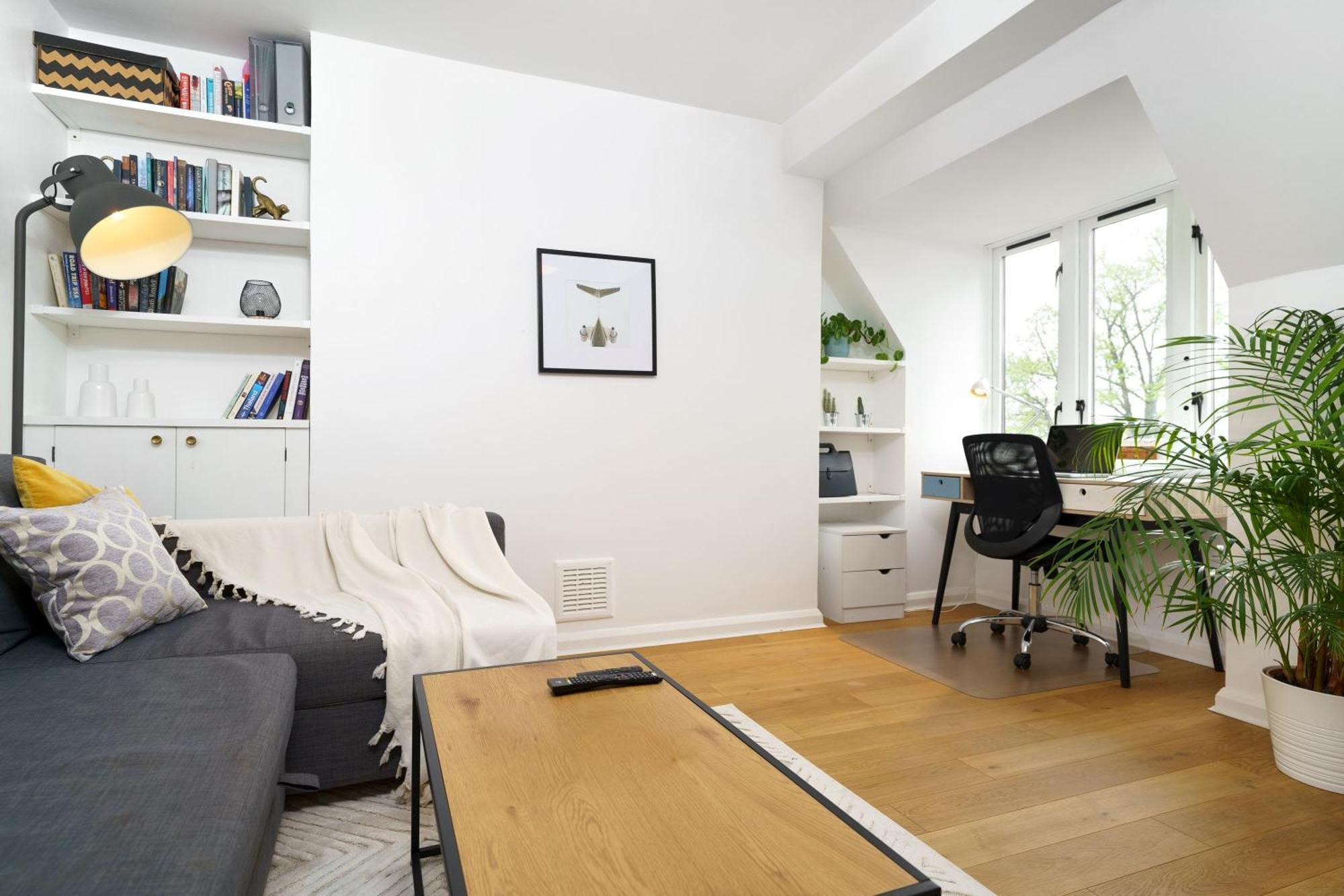 Lovely Apartment In Victoria Park Village 런던 외부 사진